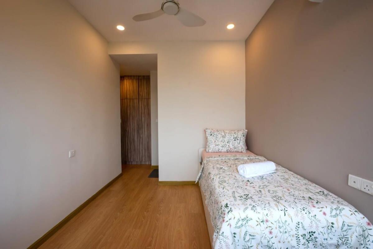 Comfy 3Br Apt In Danga Bay Free Parking Sea View ジョホールバル エクステリア 写真