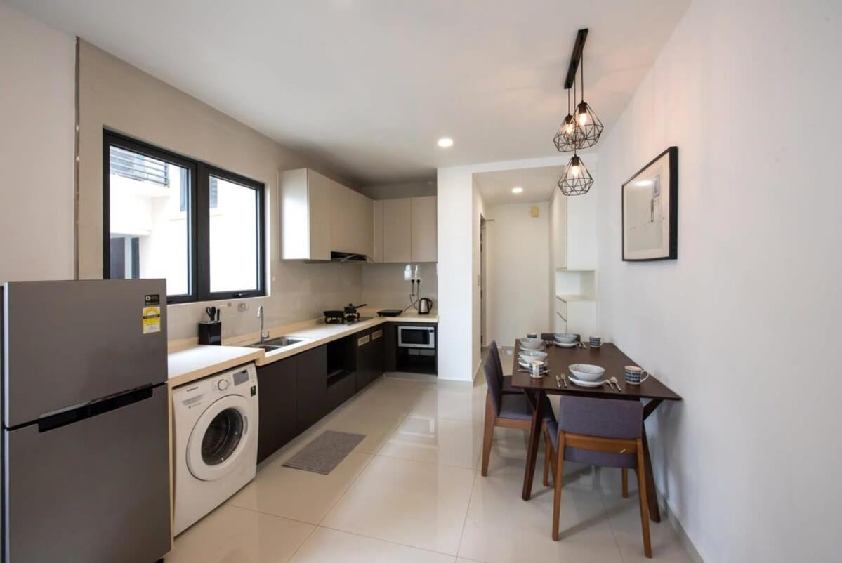 Comfy 3Br Apt In Danga Bay Free Parking Sea View ジョホールバル エクステリア 写真