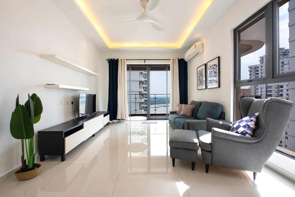 Comfy 3Br Apt In Danga Bay Free Parking Sea View ジョホールバル エクステリア 写真
